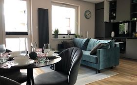 Komfortowy apartament Osiedle Lecha- garaż podziemny, balkon ,wejście 24h kod ,centrum, targi ,faktura